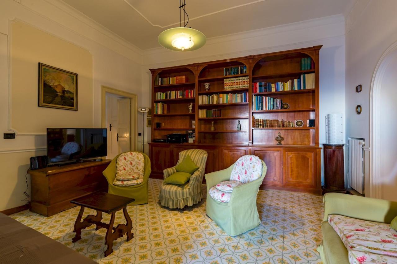 Villa Paola - Hidden Panoramic Garden And Terraces By Napoliapartments Kültér fotó